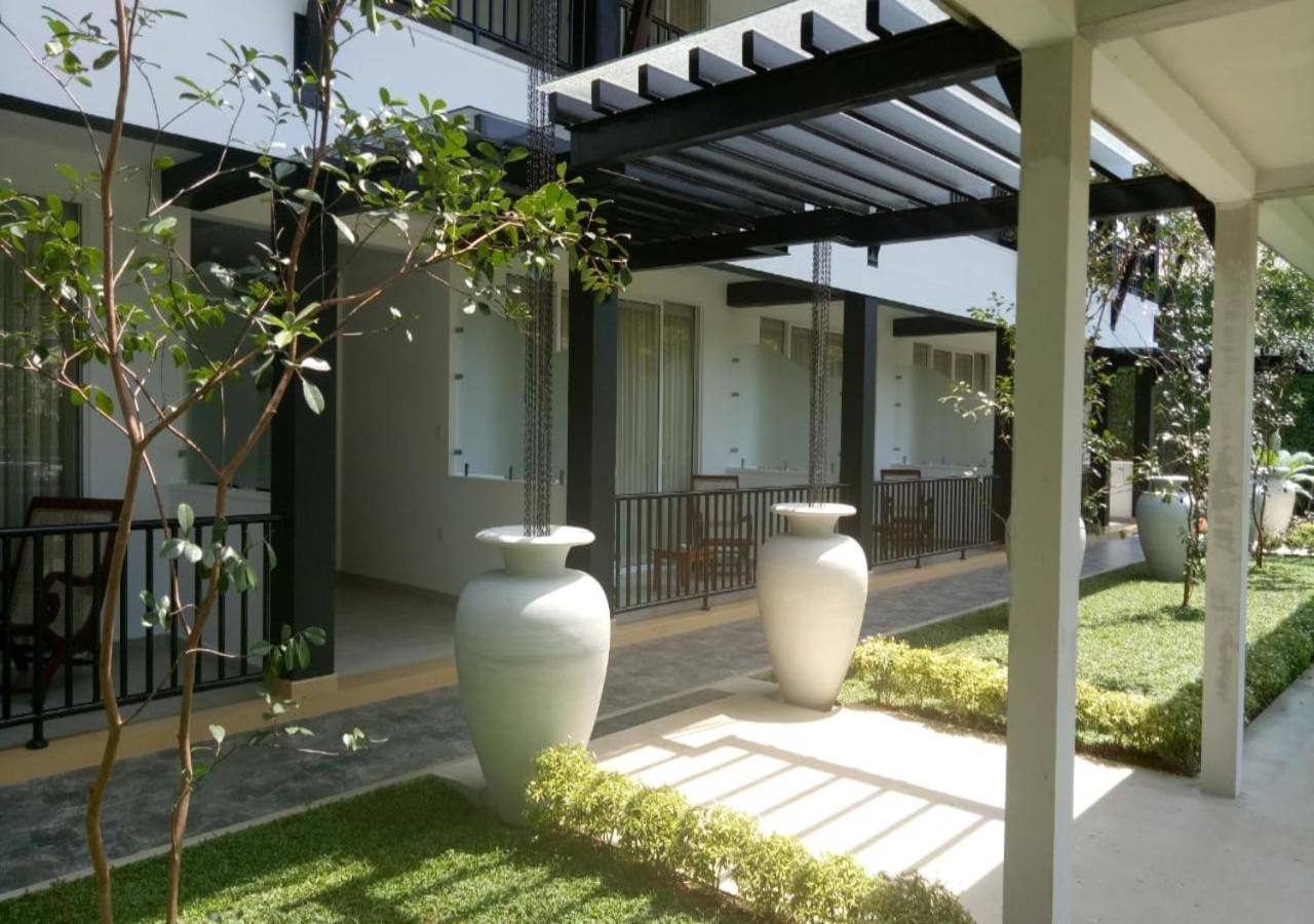 Garden Beach Hotel Kalutara Exterior foto