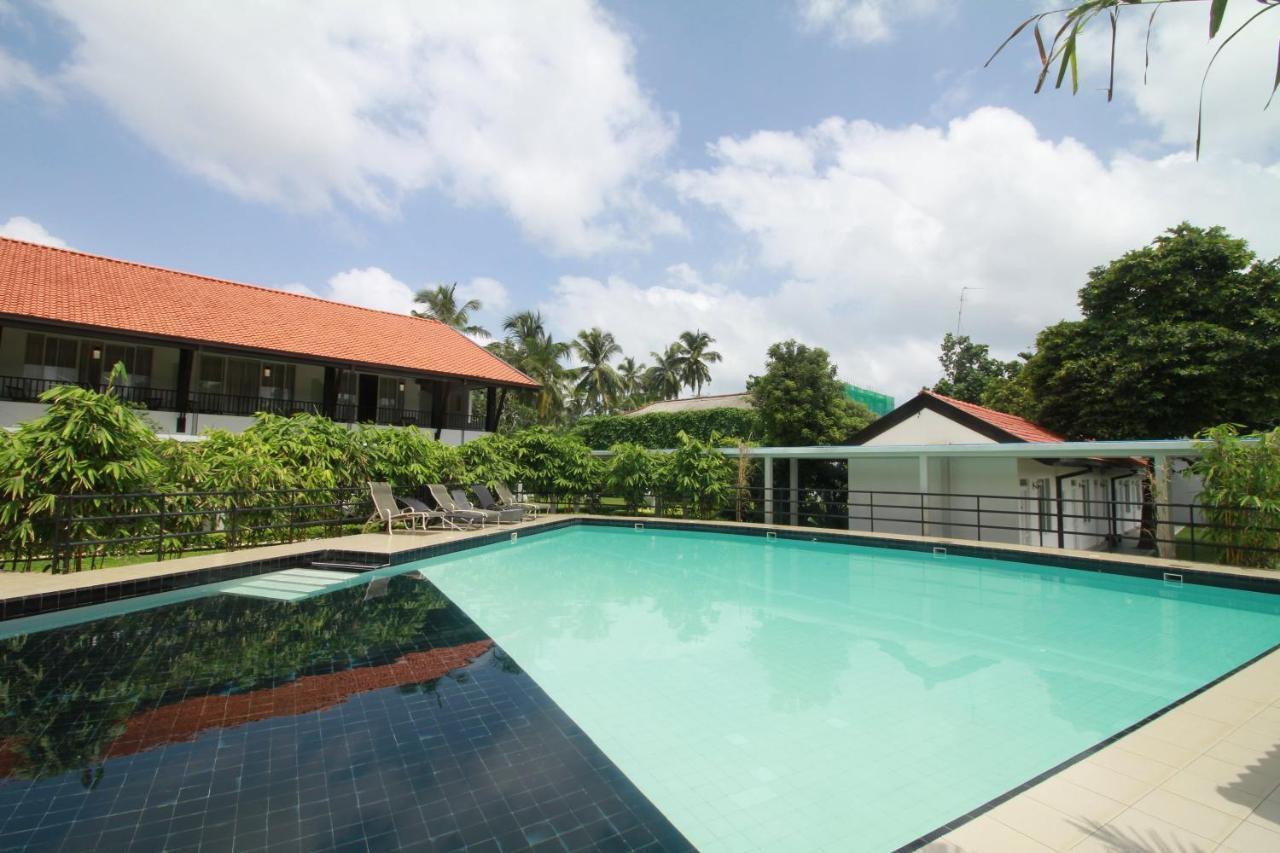 Garden Beach Hotel Kalutara Exterior foto