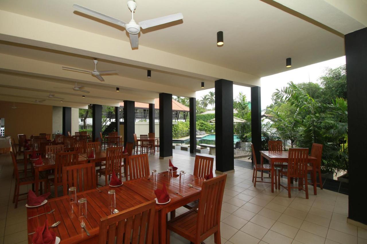 Garden Beach Hotel Kalutara Exterior foto