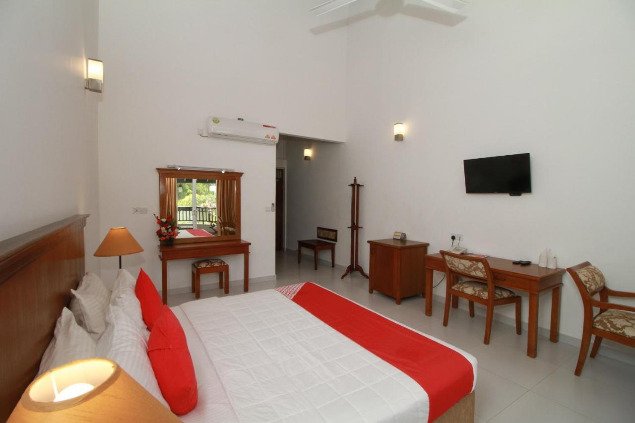 Garden Beach Hotel Kalutara Exterior foto